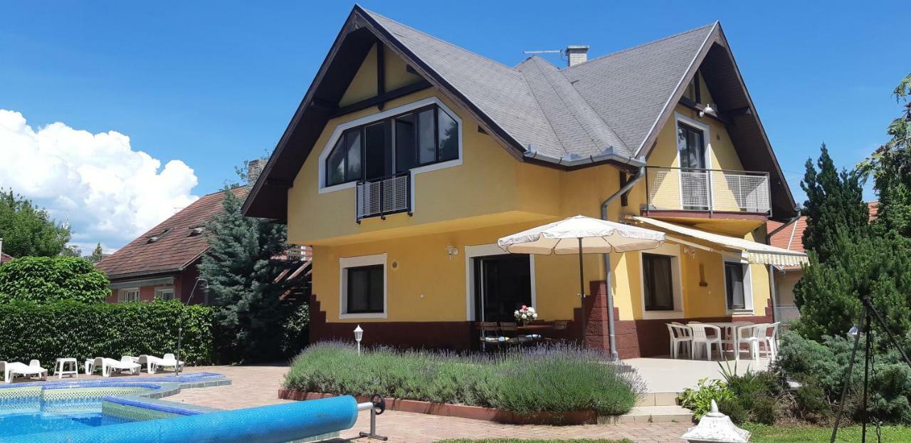 Hannabella Apartmanház Zamárdi Exterior foto